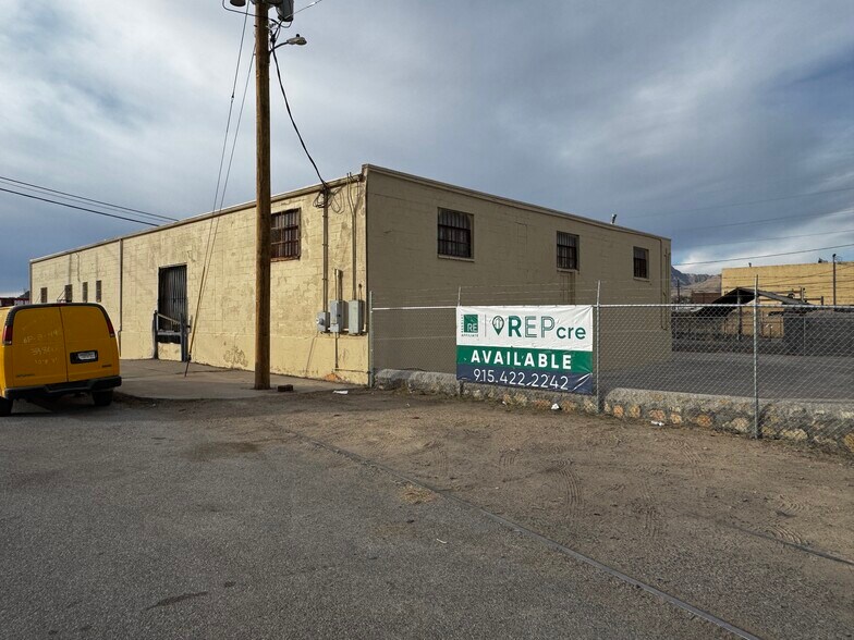 More Photos Of 200 Copia St, El Paso Warehouse For Sale
