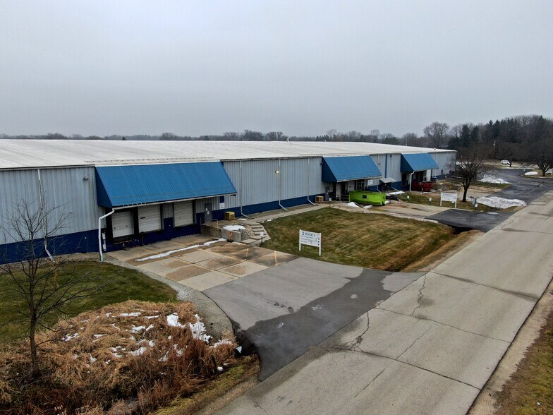 More Photos Of W395N5701 Frontier Rd, Oconomowoc Manufacturing For Lease