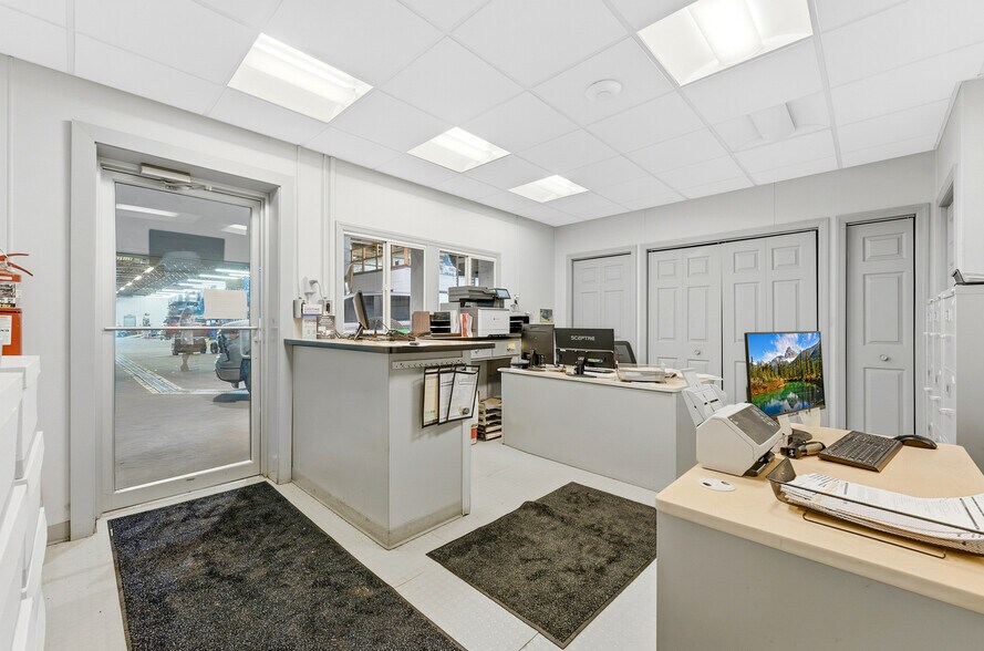 More Photos Of 1229 Country Club Rd, Fairmont Auto Dealership For Sale