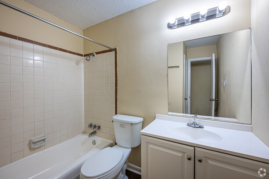 More Photos Of 4445 Alvin Dark Ave, Baton Rouge Apartments For Sale