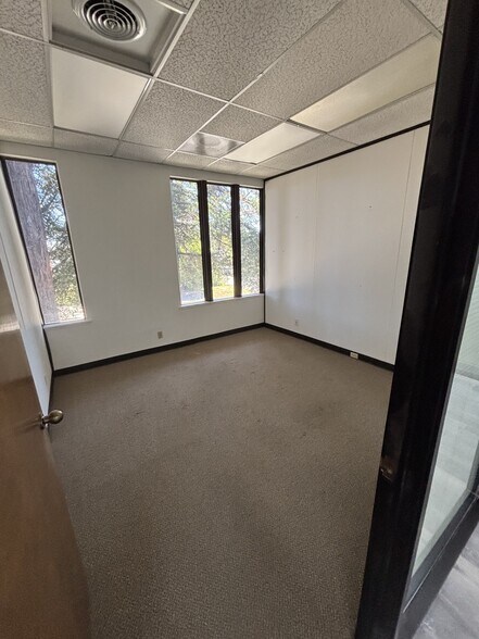 More Photos Of 8393 Capwell Dr, Oakland Office For Lease