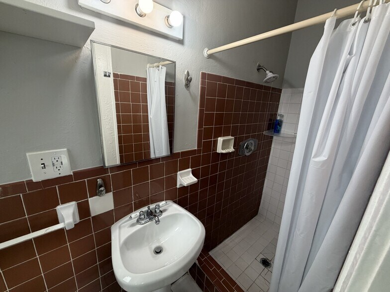More Photos Of 811 SE 16th St, Fort Lauderdale Apartments For Sale