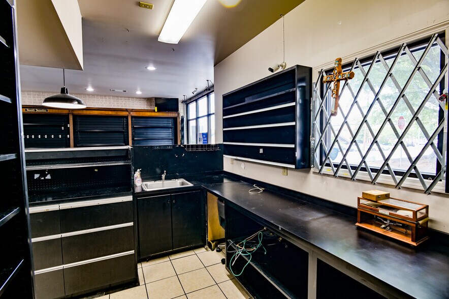 More Photos Of 4104 Tate St, Covington Office For Lease