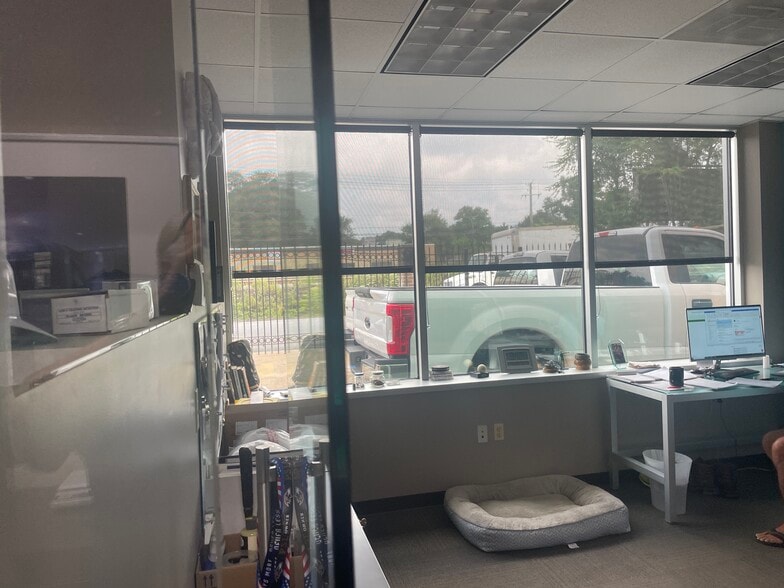 More Photos Of 11607 Maryland Ave, Beltsville Warehouse For Sale
