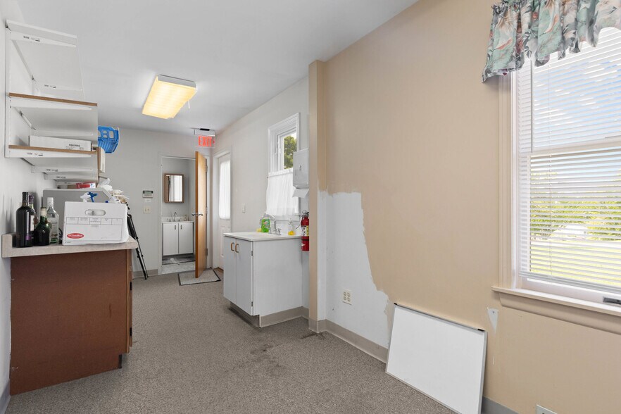 More Photos Of 2640 Ridgeway Ave, Rochester Medical For Lease