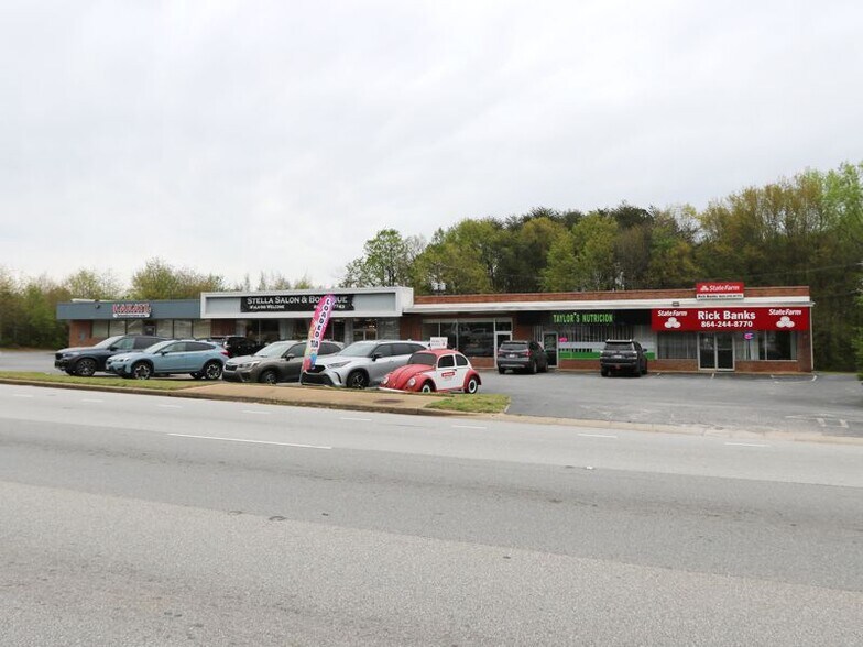 Primary Photo Of 3324 Wade Hampton Blvd, Taylors Storefront Retail Office For Lease