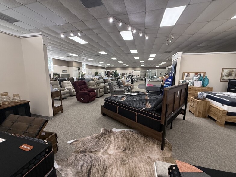 More Photos Of 21 Main St, Titusville General Retail For Sale