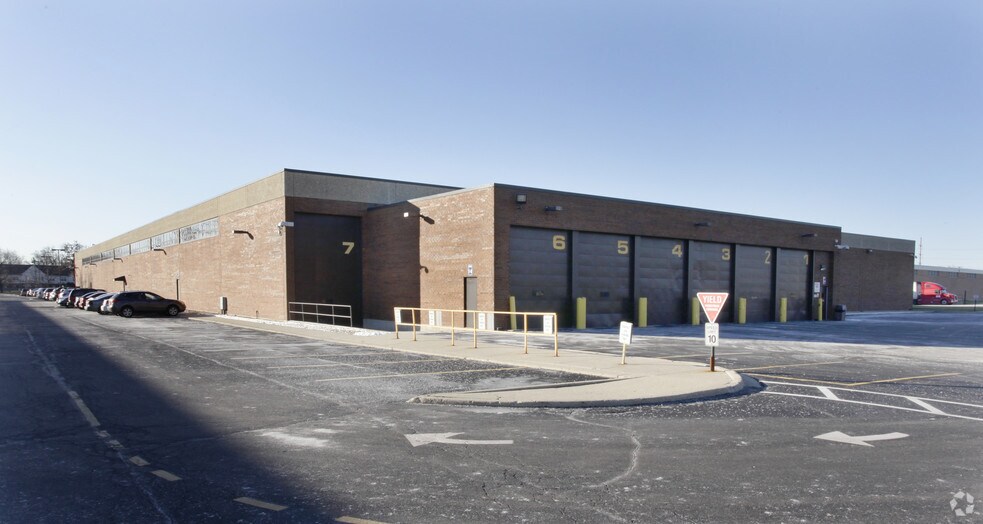 More Photos Of 1666 E Touhy Ave, Des Plaines Warehouse For Sale