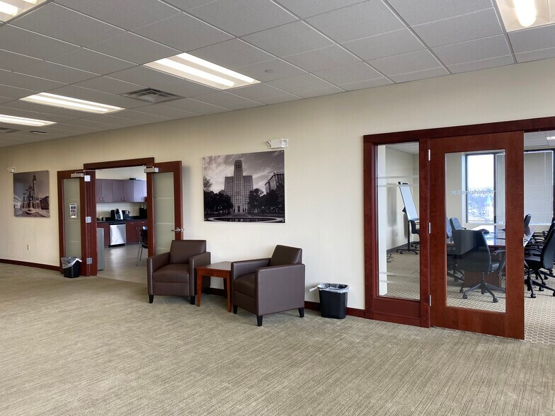 More Photos Of 30 S Pearl St, Albany Office For Lease