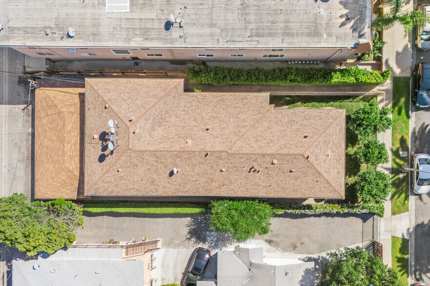 More Photos Of 14643 Friar St, Van Nuys Apartments For Sale