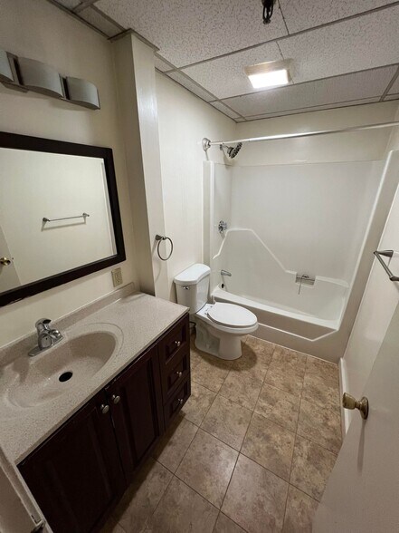 More Photos Of 45 Pearl St, Portsmouth Office For Sale