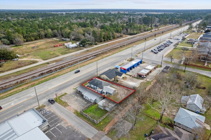 More Photos Of 119 Magnolia Blvd, Magnolia Office For Sale