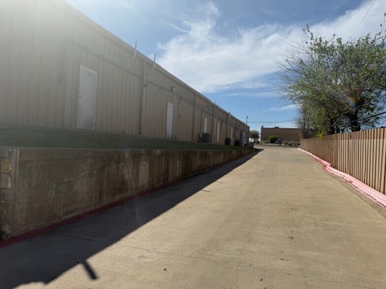 More Photos Of 305 E Stan Schlueter Loop, Killeen Storefront Retail Office For Sale