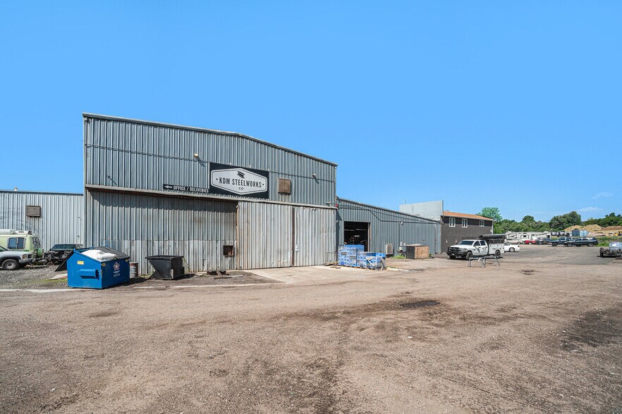 More Photos Of 170 SW 2nd St, Loveland Warehouse For Lease