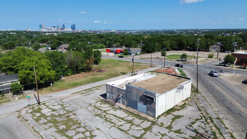 More Photos Of 804 Nashville Ave, Fort Worth Freestanding For Sale