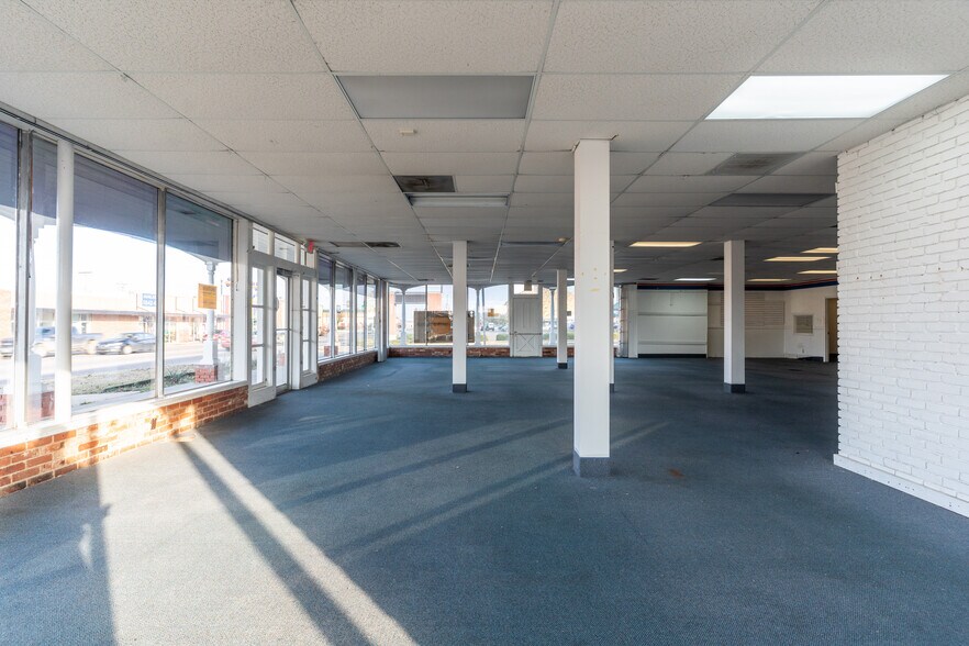 More Photos Of 1304 NW 23rd St, Oklahoma City Freestanding For Lease