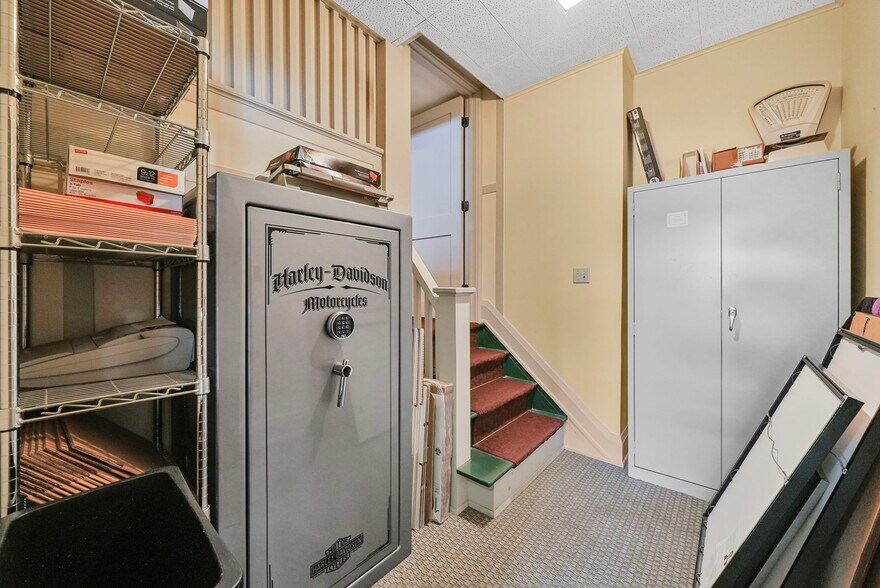 More Photos Of 530 S Union St, Traverse City Medical For Sale