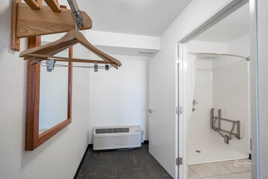 More Photos Of 203 SW 7th St, Stuart Hotel For Sale