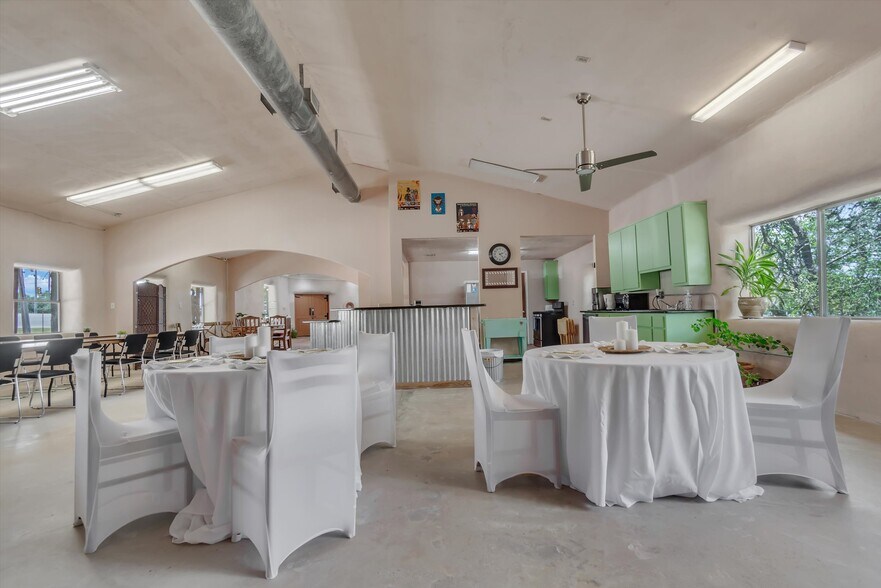 More Photos Of 4002 E Highway 290, Dripping Springs Freestanding For Sale