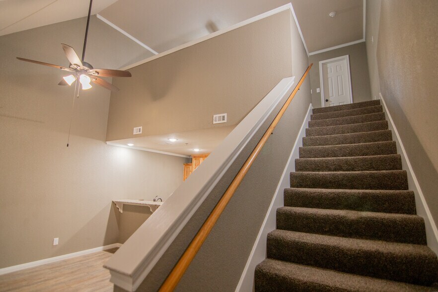 More Photos Of 651 E McGregor Dr, Mc Gregor Apartments For Sale