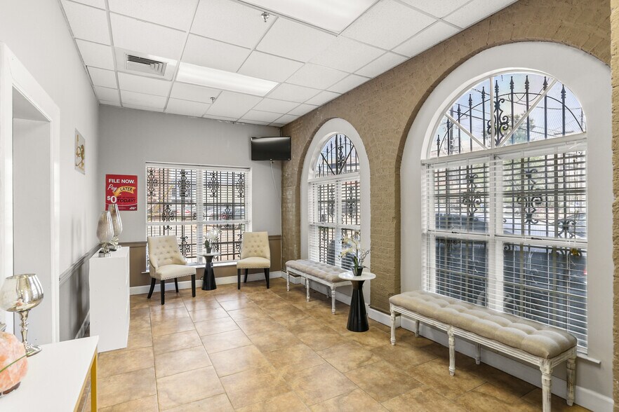 More Photos Of 309 Goode St, Houma Showroom For Sale