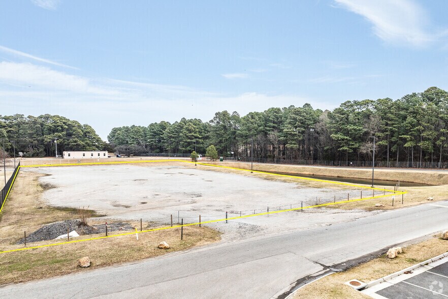 More Photos Of 6701 College Dr, Suffolk Land For Lease