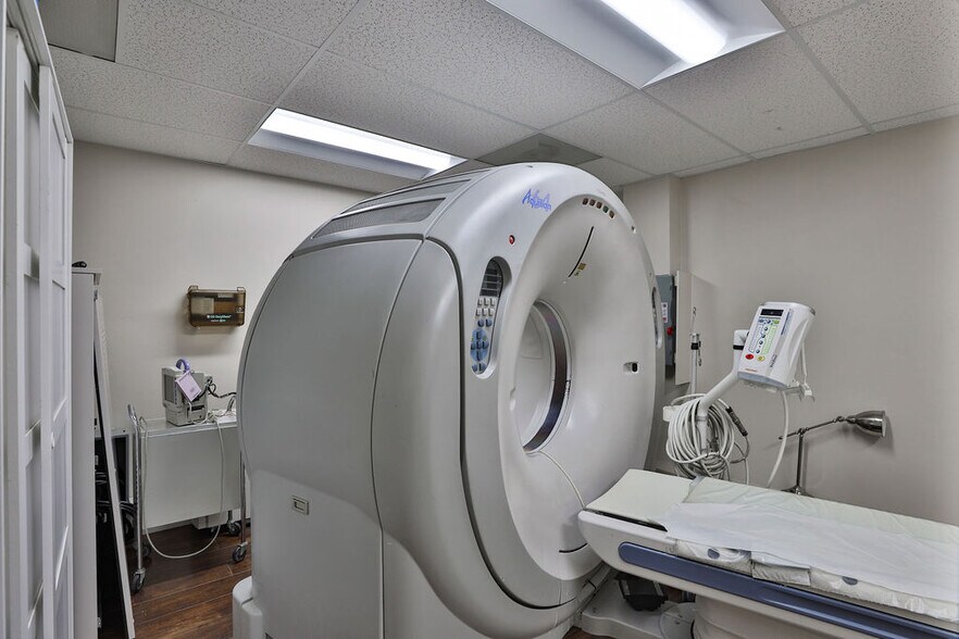 More Photos Of 7051 Alvarado Rd, La Mesa Medical For Sale