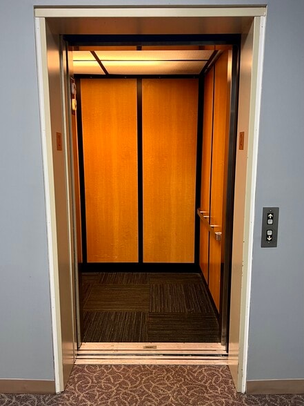 More Photos Of 50 Maple St, Springfield Medical For Lease