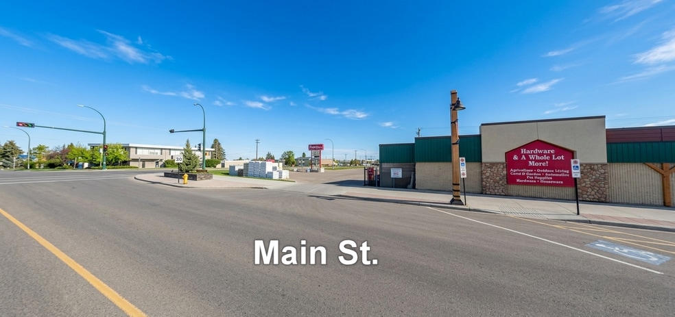 More Photos Of 5127 50 St, Rocky Mountain House Storefront For Sale