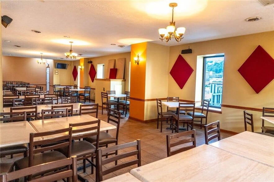 More Photos Of 10 Market St, Pittsburgh Restaurant For Sale