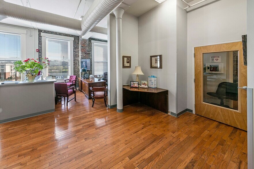 More Photos Of 418 S Gay St, Knoxville Office Residential For Sale
