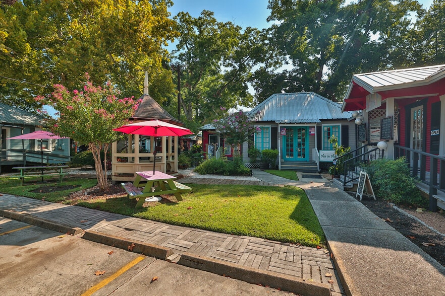 More Photos Of , Spring General Retail For Sale