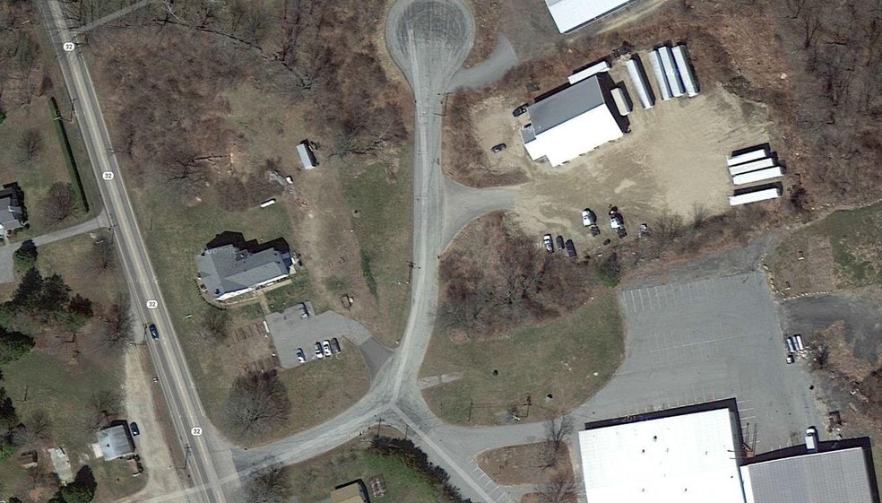 More Photos Of 11 Tyler Dr, North Franklin Flex For Sale