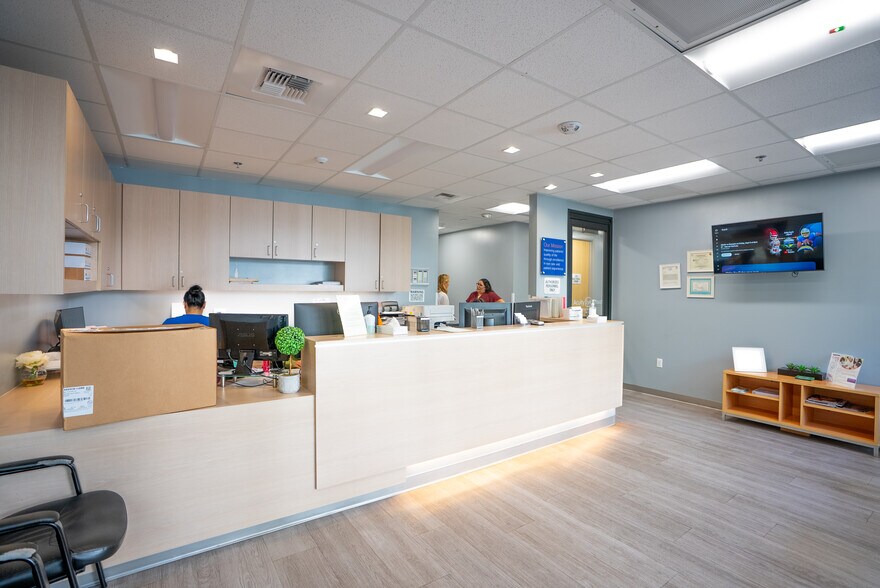 More Photos Of 1403 N Tustin Ave, Santa Ana Medical For Sale