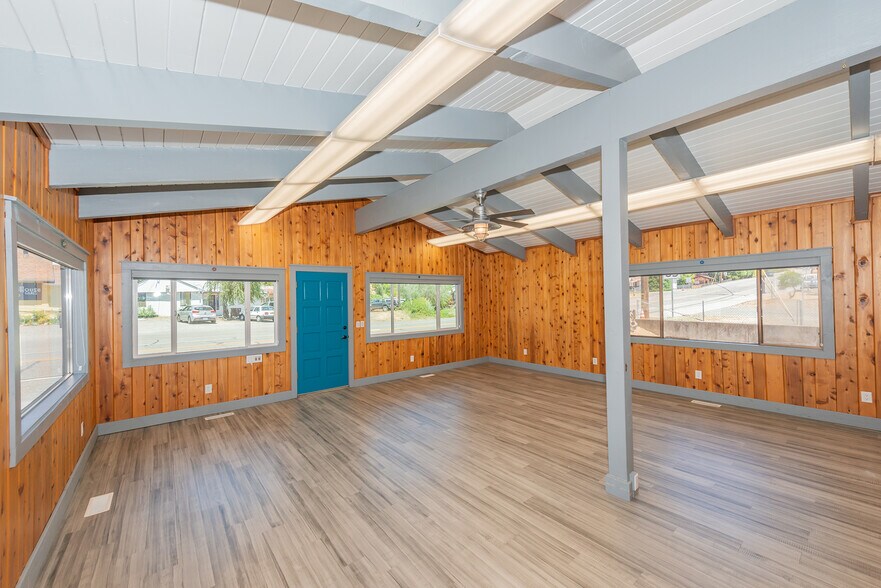 More Photos Of 30890 CA-3, Weaverville Office For Sale