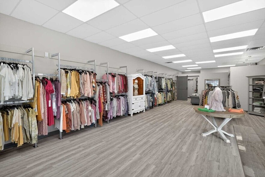 More Photos Of 232-244 3rd Ave, Strathmore Storefront For Sale