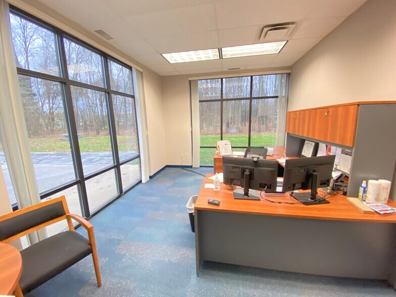 More Photos Of 6565 Davis Industrial Pky, Solon Flex For Sale