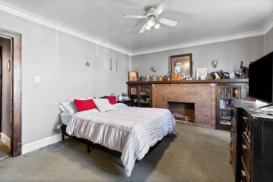 More Photos Of 2719 W Peterson Ave, Chicago Healthcare For Sale