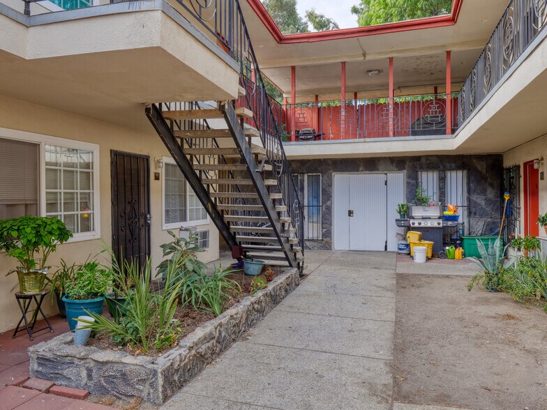 More Photos Of 10707 New Haven St, Sun Valley Apartments For Sale