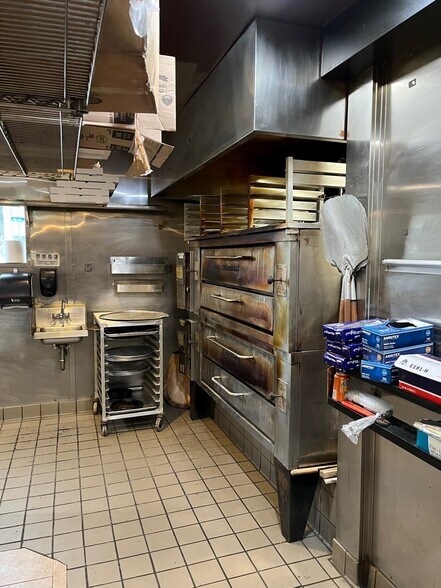 More Photos Of 6613 Hollis St, Emeryville Flex For Sale