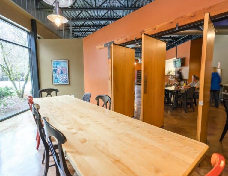 More Photos Of 25820 Highway 2, Sandpoint Flex For Lease