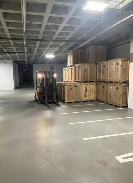 More Photos Of 1356 N Santiago St, Santa Ana Warehouse For Lease