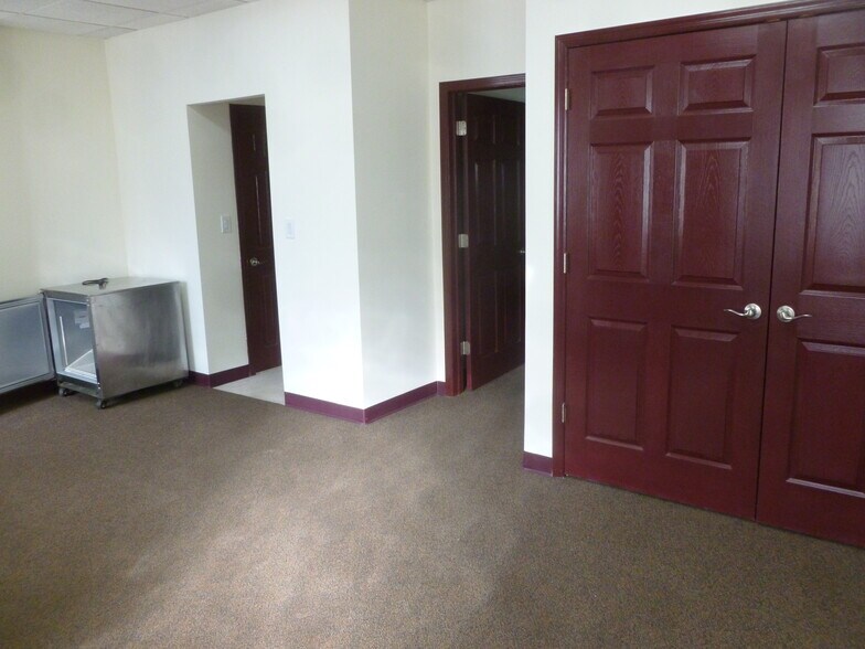 More Photos Of 10 1st St, Lodi Office For Sale