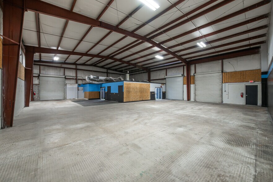 More Photos Of 11366 Trade Ct, Jacksonville Warehouse For Lease