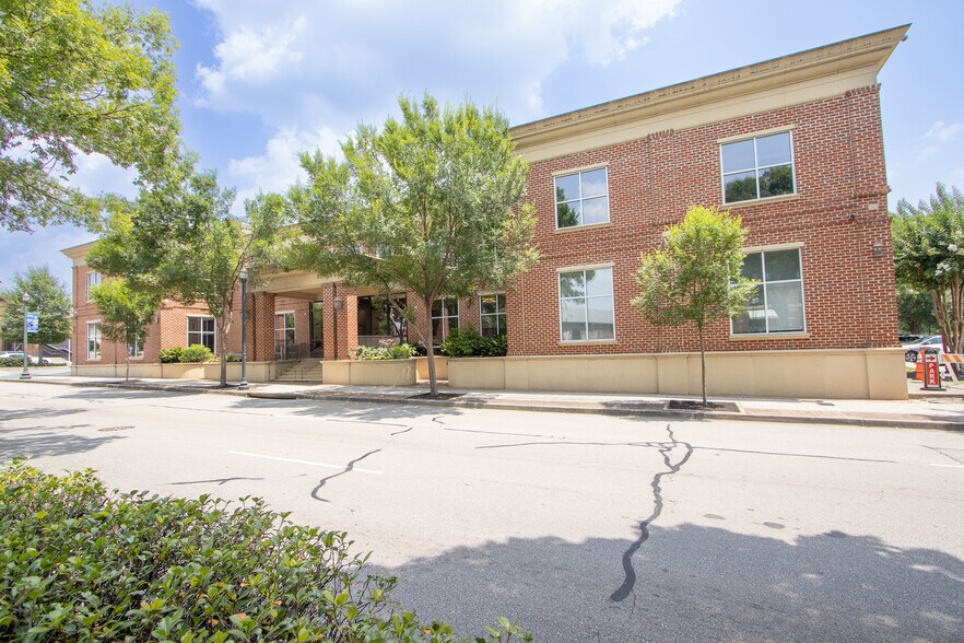 More Photos Of 700 Gervais St, Columbia Office For Lease