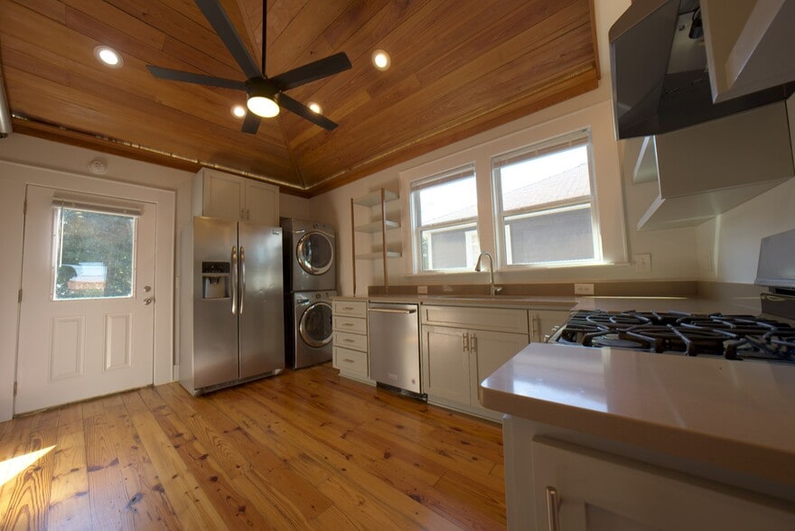 More Photos Of 787 Meeting St, Charleston Office Residential For Lease