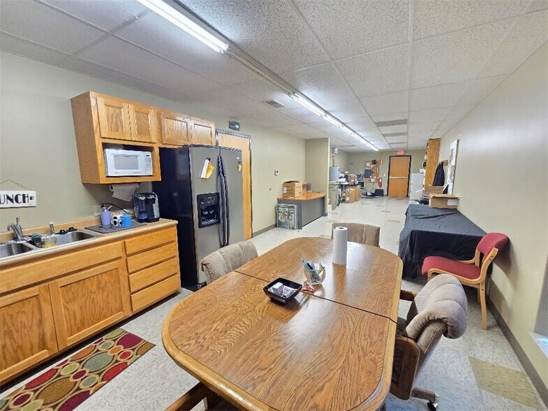 More Photos Of 705 Baptiste Dr, Paola Medical For Sale