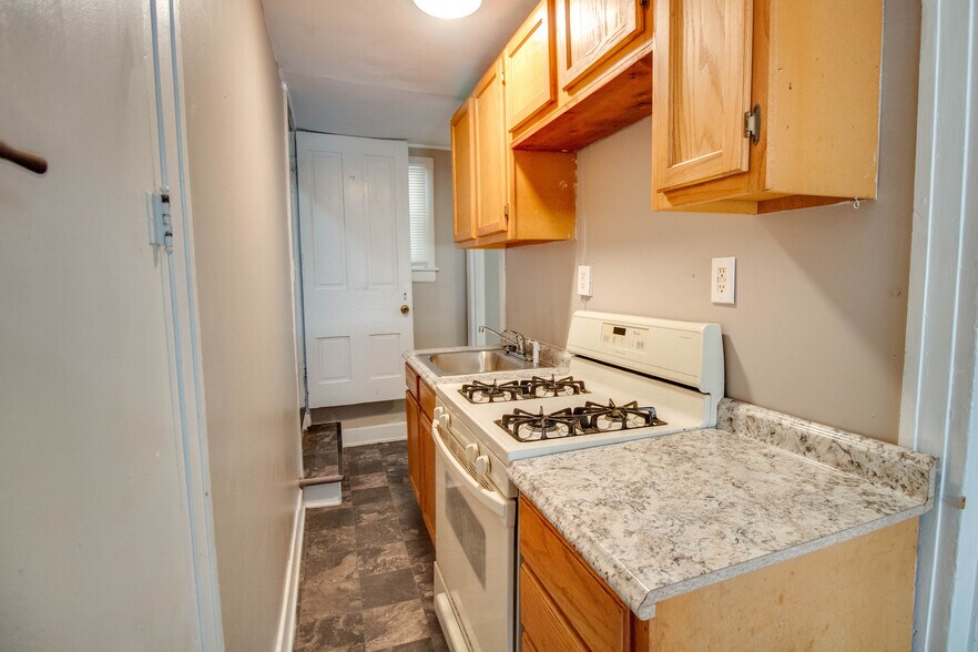 More Photos Of 1011 State St, Alton Apartments For Sale