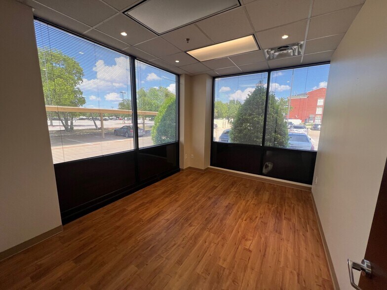More Photos Of 3060 Communications Pky, Plano Medical For Lease