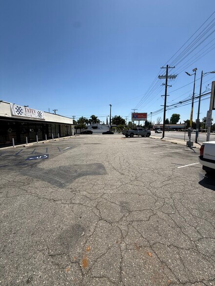 More Photos Of 16141-16145 Nordhoff St, North Hills Storefront Retail Office For Lease